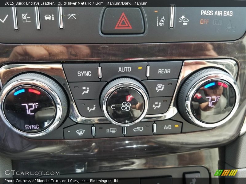 Quicksilver Metallic / Light Titanium/Dark Titanium 2015 Buick Enclave Leather