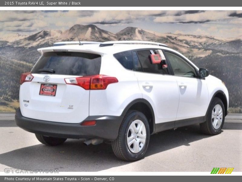 Super White / Black 2015 Toyota RAV4 LE