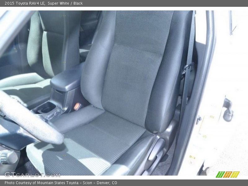 Super White / Black 2015 Toyota RAV4 LE