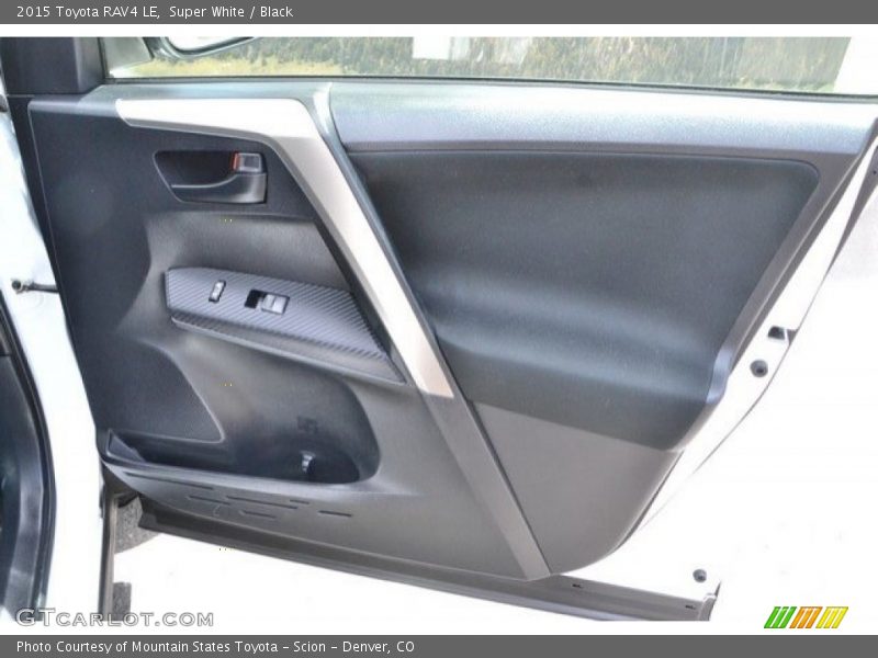 Super White / Black 2015 Toyota RAV4 LE