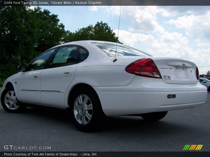 Vibrant White / Medium Graphite 2004 Ford Taurus SEL Sedan