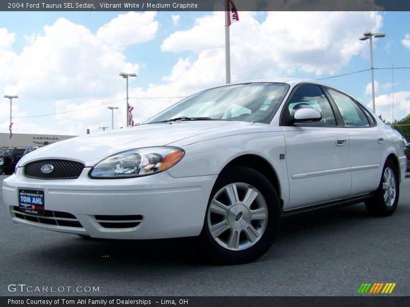 Vibrant White / Medium Graphite 2004 Ford Taurus SEL Sedan