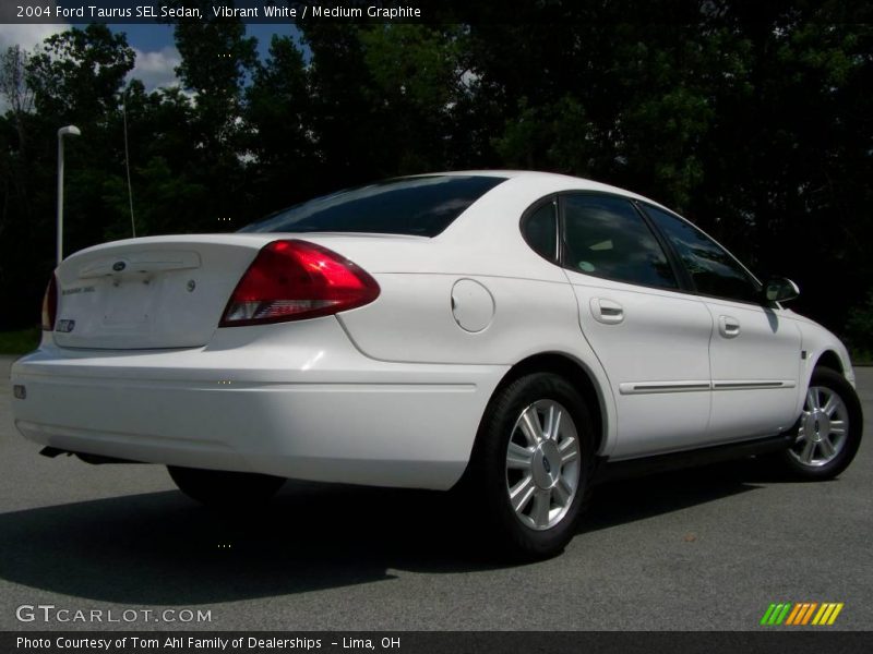 Vibrant White / Medium Graphite 2004 Ford Taurus SEL Sedan