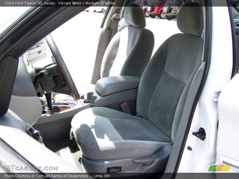 Vibrant White / Medium Graphite 2004 Ford Taurus SEL Sedan