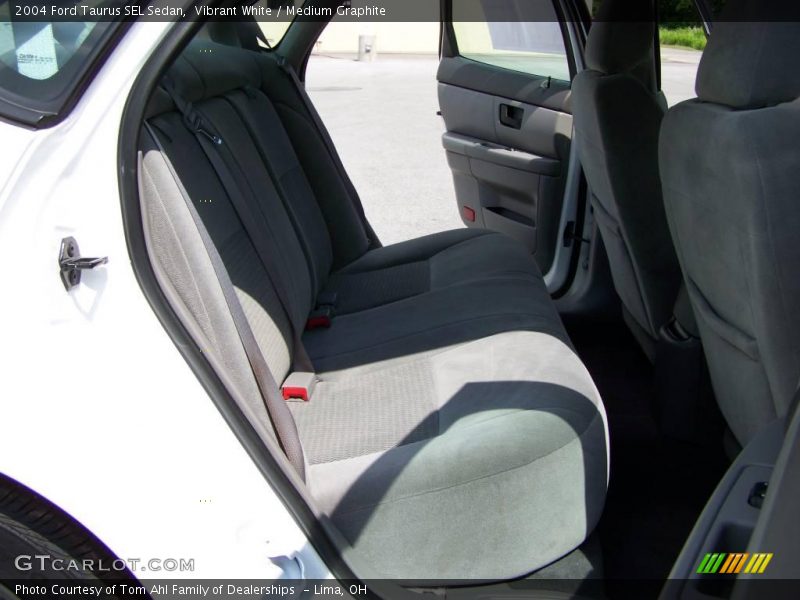 Vibrant White / Medium Graphite 2004 Ford Taurus SEL Sedan