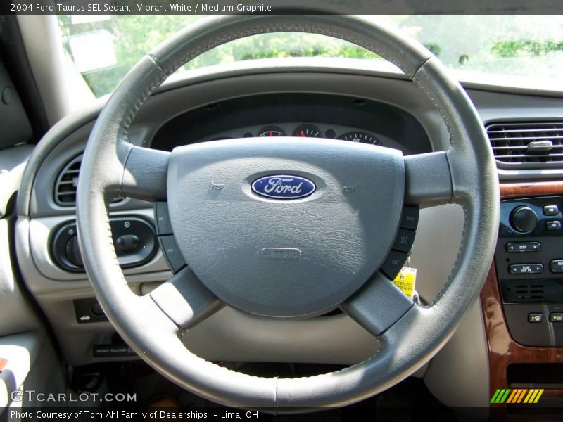 Vibrant White / Medium Graphite 2004 Ford Taurus SEL Sedan