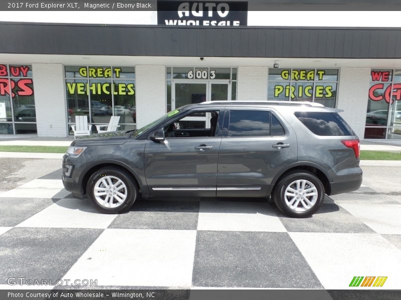 Magnetic / Ebony Black 2017 Ford Explorer XLT