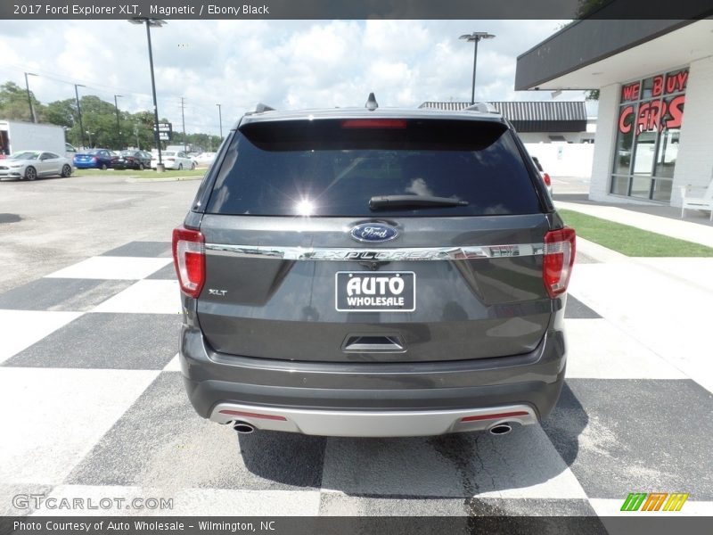 Magnetic / Ebony Black 2017 Ford Explorer XLT