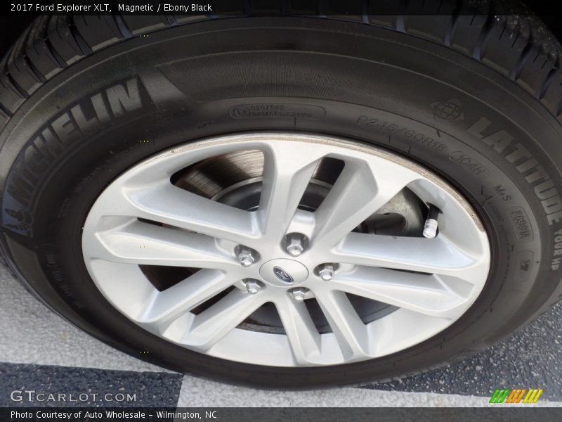 Magnetic / Ebony Black 2017 Ford Explorer XLT