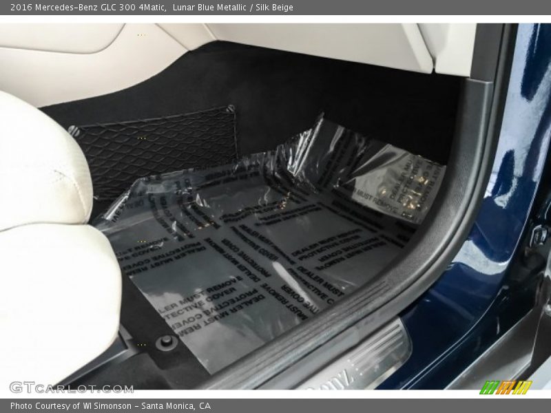 Lunar Blue Metallic / Silk Beige 2016 Mercedes-Benz GLC 300 4Matic