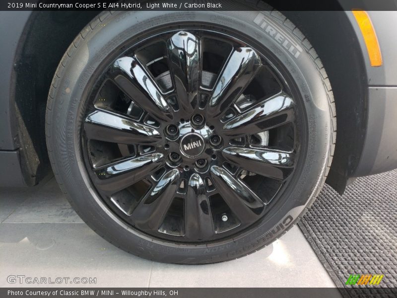 Light White / Carbon Black 2019 Mini Countryman Cooper S E All4 Hybrid