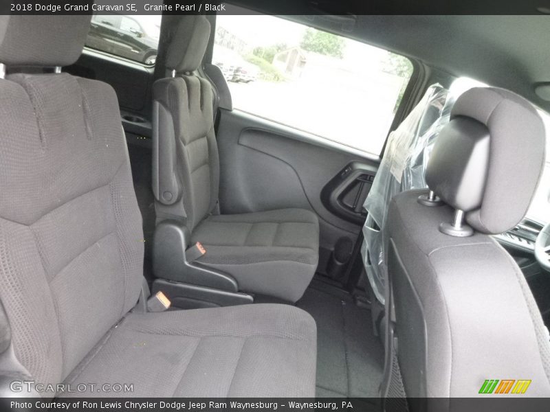 Granite Pearl / Black 2018 Dodge Grand Caravan SE