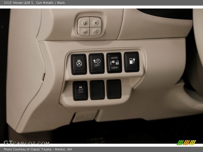 Gun Metallic / Black 2015 Nissan LEAF S