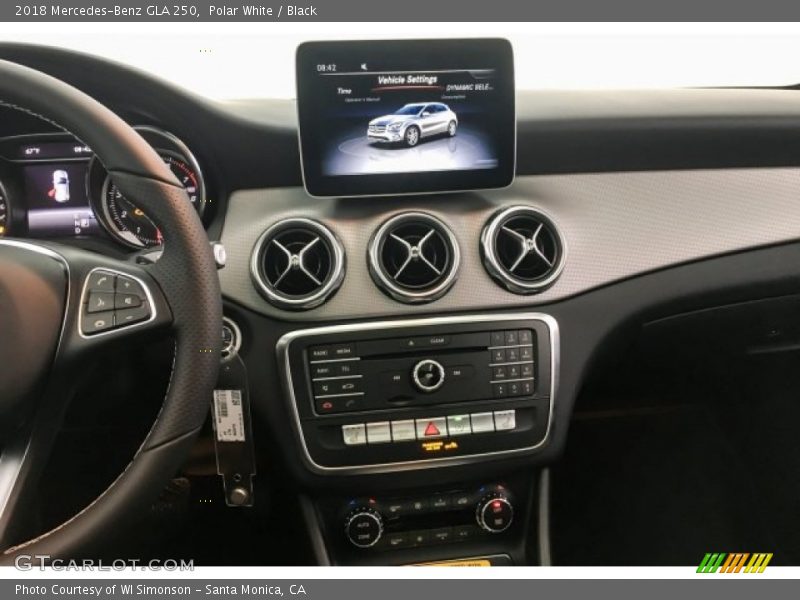 Polar White / Black 2018 Mercedes-Benz GLA 250