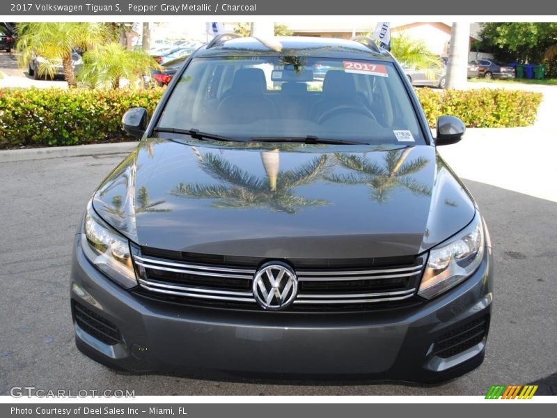 Pepper Gray Metallic / Charcoal 2017 Volkswagen Tiguan S