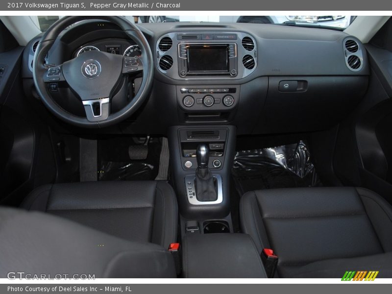 Pepper Gray Metallic / Charcoal 2017 Volkswagen Tiguan S
