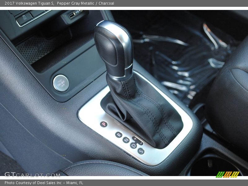 Pepper Gray Metallic / Charcoal 2017 Volkswagen Tiguan S