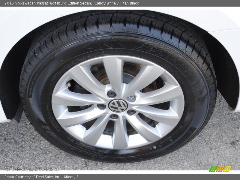 Candy White / Titan Black 2015 Volkswagen Passat Wolfsburg Edition Sedan