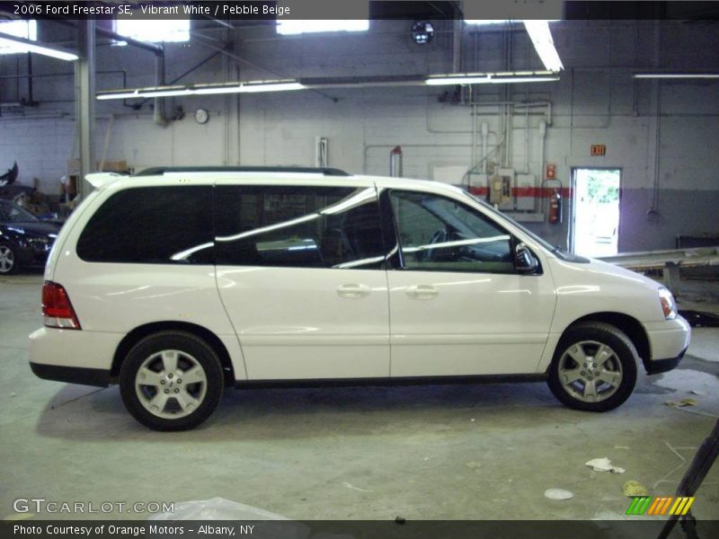Vibrant White / Pebble Beige 2006 Ford Freestar SE
