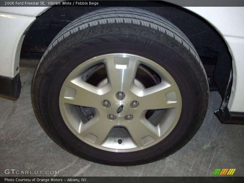 Vibrant White / Pebble Beige 2006 Ford Freestar SE
