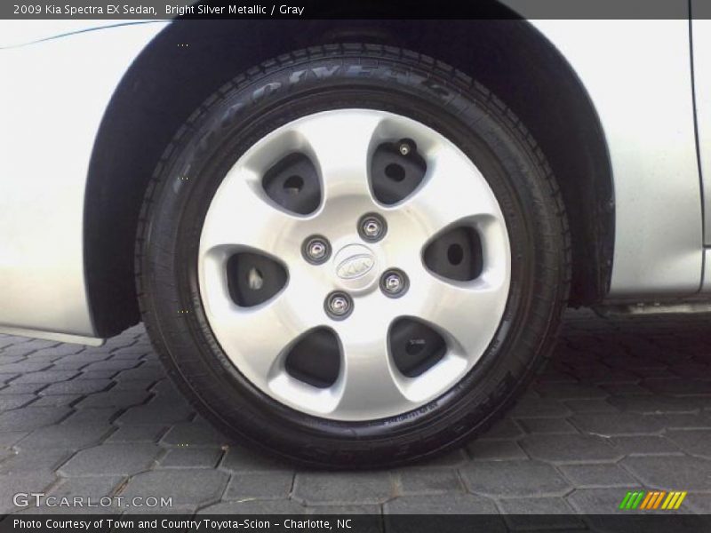 Bright Silver Metallic / Gray 2009 Kia Spectra EX Sedan