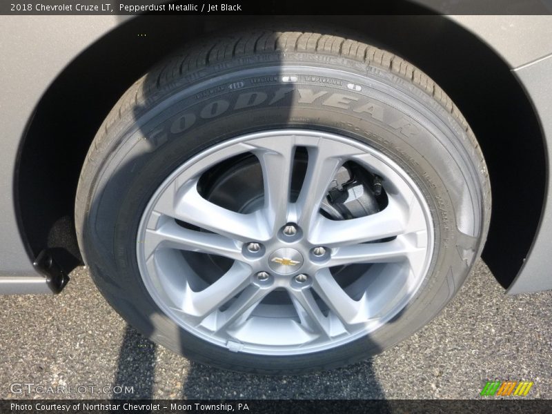 Pepperdust Metallic / Jet Black 2018 Chevrolet Cruze LT