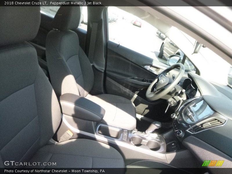 Pepperdust Metallic / Jet Black 2018 Chevrolet Cruze LT