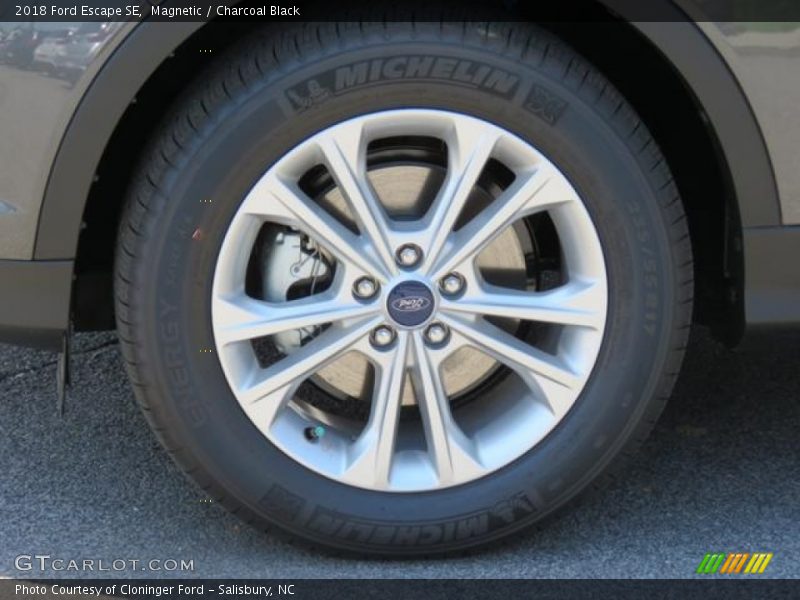 Magnetic / Charcoal Black 2018 Ford Escape SE