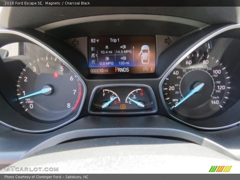 Magnetic / Charcoal Black 2018 Ford Escape SE