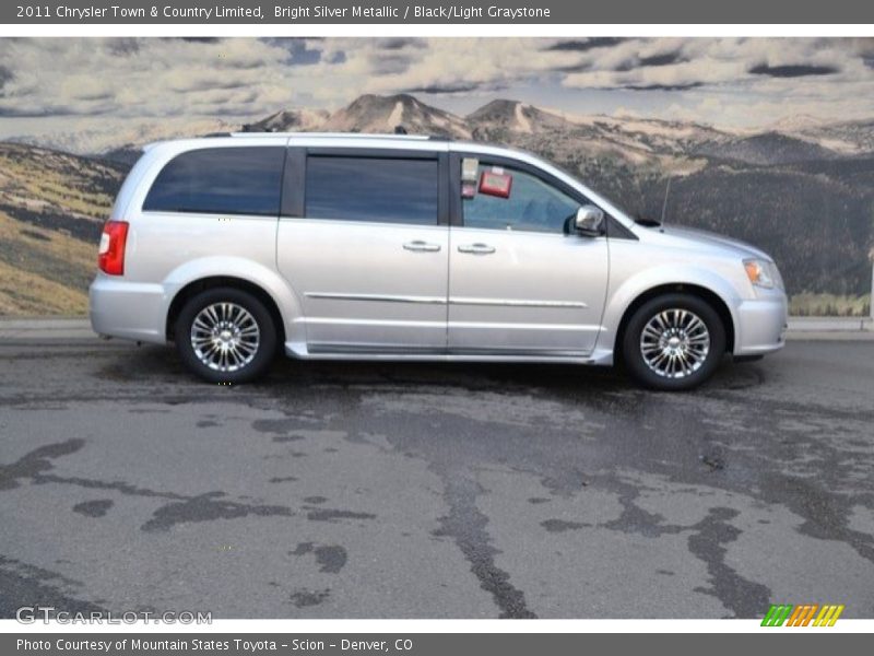 Bright Silver Metallic / Black/Light Graystone 2011 Chrysler Town & Country Limited