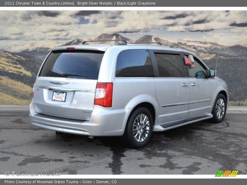 Bright Silver Metallic / Black/Light Graystone 2011 Chrysler Town & Country Limited