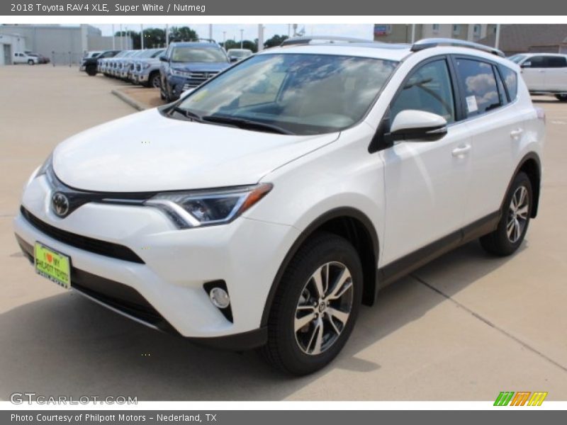 Super White / Nutmeg 2018 Toyota RAV4 XLE