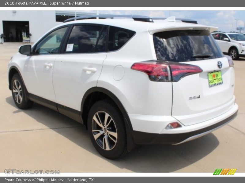 Super White / Nutmeg 2018 Toyota RAV4 XLE