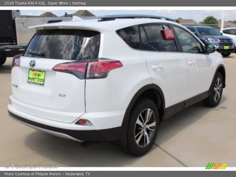 Super White / Nutmeg 2018 Toyota RAV4 XLE