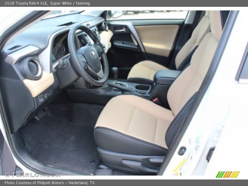 Super White / Nutmeg 2018 Toyota RAV4 XLE
