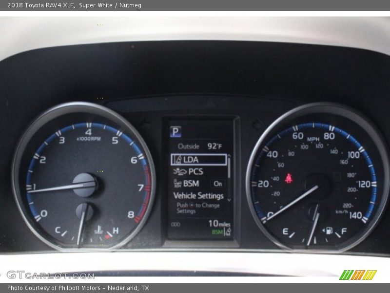 Super White / Nutmeg 2018 Toyota RAV4 XLE