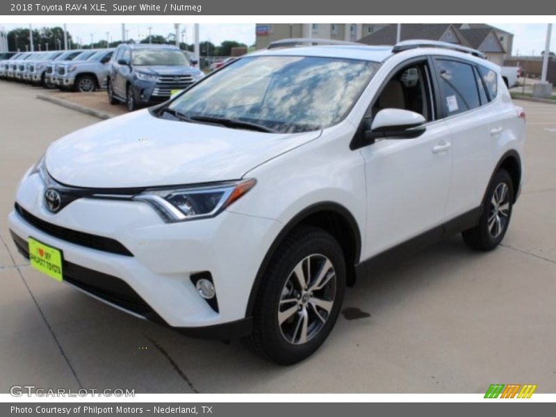 Super White / Nutmeg 2018 Toyota RAV4 XLE