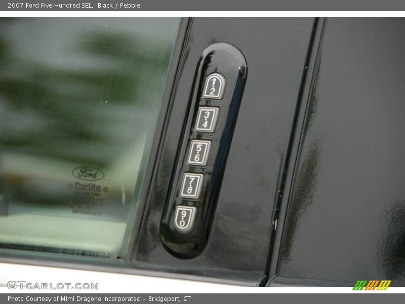 Black / Pebble 2007 Ford Five Hundred SEL