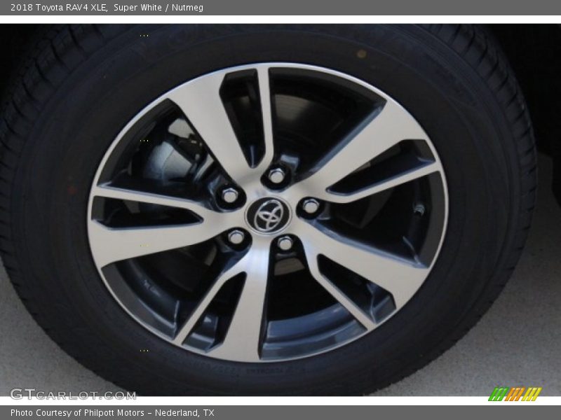 Super White / Nutmeg 2018 Toyota RAV4 XLE