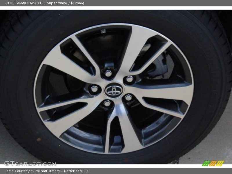 Super White / Nutmeg 2018 Toyota RAV4 XLE