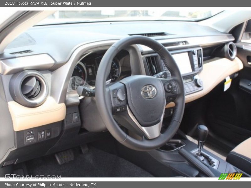 Super White / Nutmeg 2018 Toyota RAV4 XLE