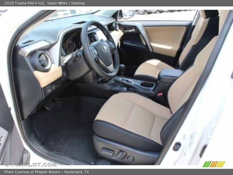 Super White / Nutmeg 2018 Toyota RAV4 XLE
