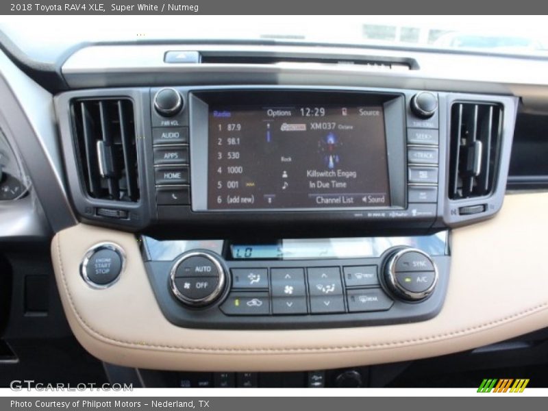 Super White / Nutmeg 2018 Toyota RAV4 XLE