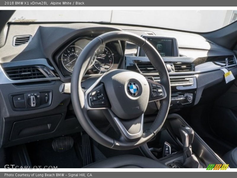 Alpine White / Black 2018 BMW X1 xDrive28i
