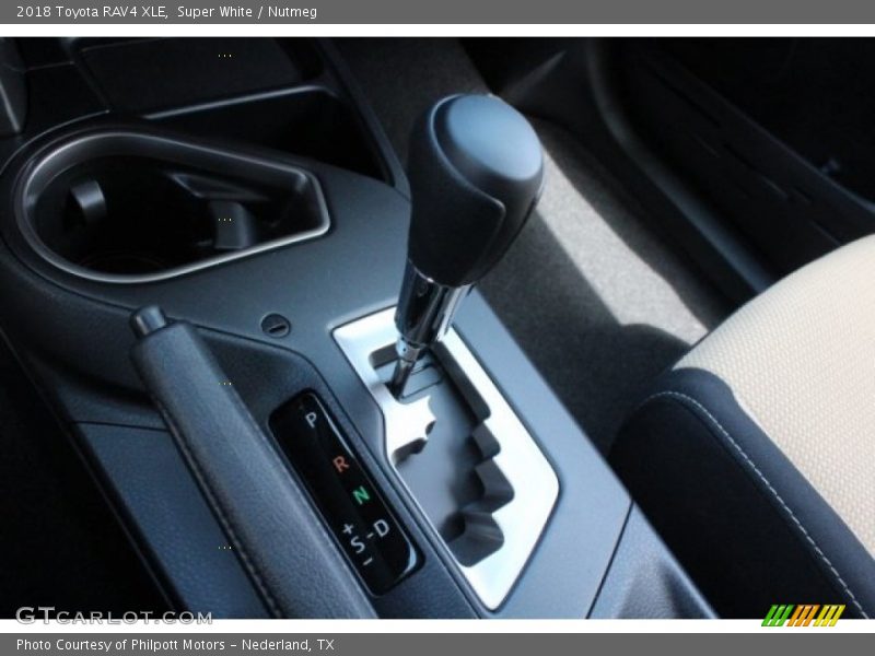 Super White / Nutmeg 2018 Toyota RAV4 XLE
