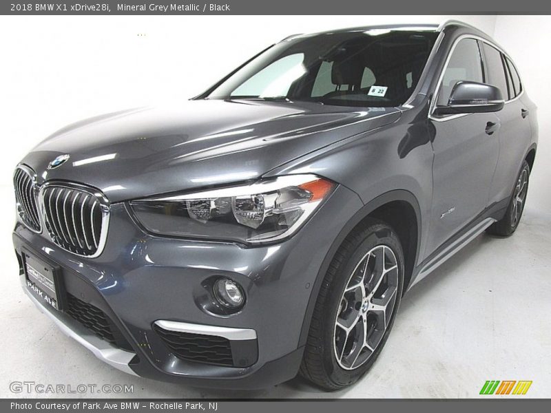 Mineral Grey Metallic / Black 2018 BMW X1 xDrive28i