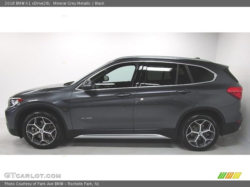 Mineral Grey Metallic / Black 2018 BMW X1 xDrive28i