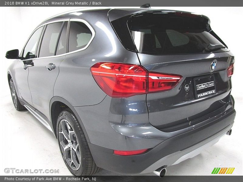Mineral Grey Metallic / Black 2018 BMW X1 xDrive28i