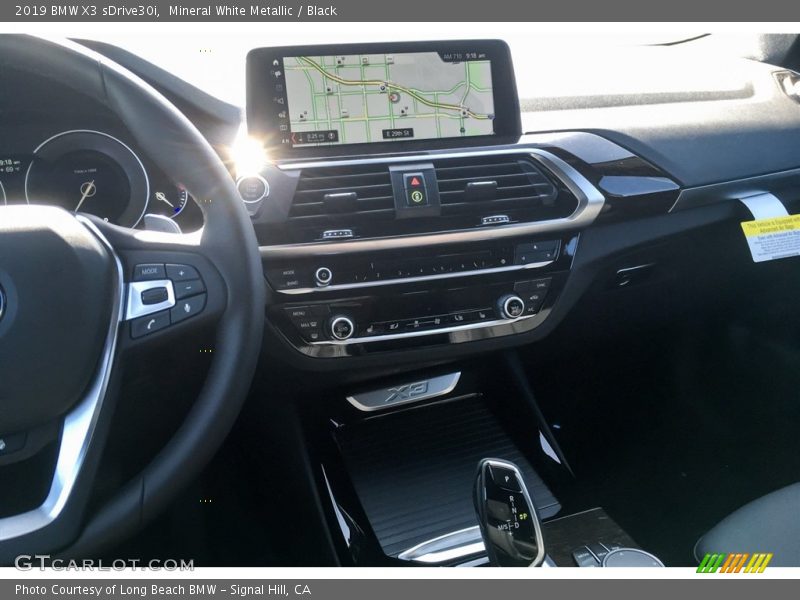Mineral White Metallic / Black 2019 BMW X3 sDrive30i