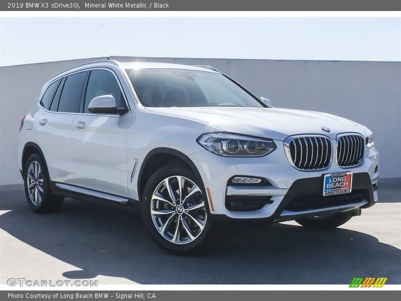 Front 3/4 View of 2019 X3 sDrive30i